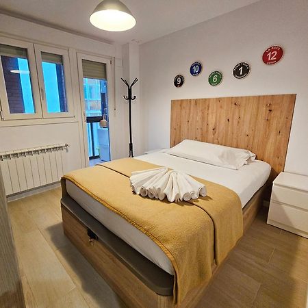 Apartamentos Jaca Ciudadela 3000 Dış mekan fotoğraf