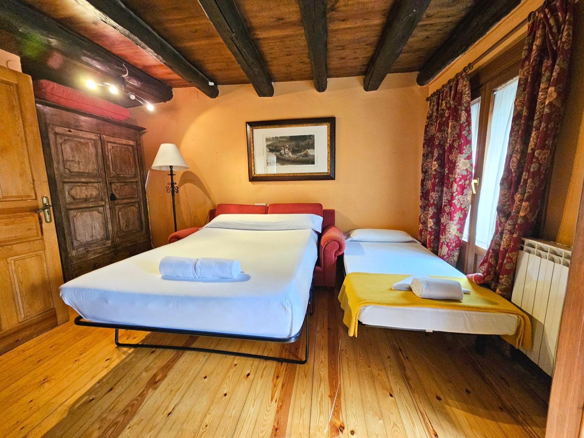 Apartamentos Jaca Ciudadela 3000 Dış mekan fotoğraf