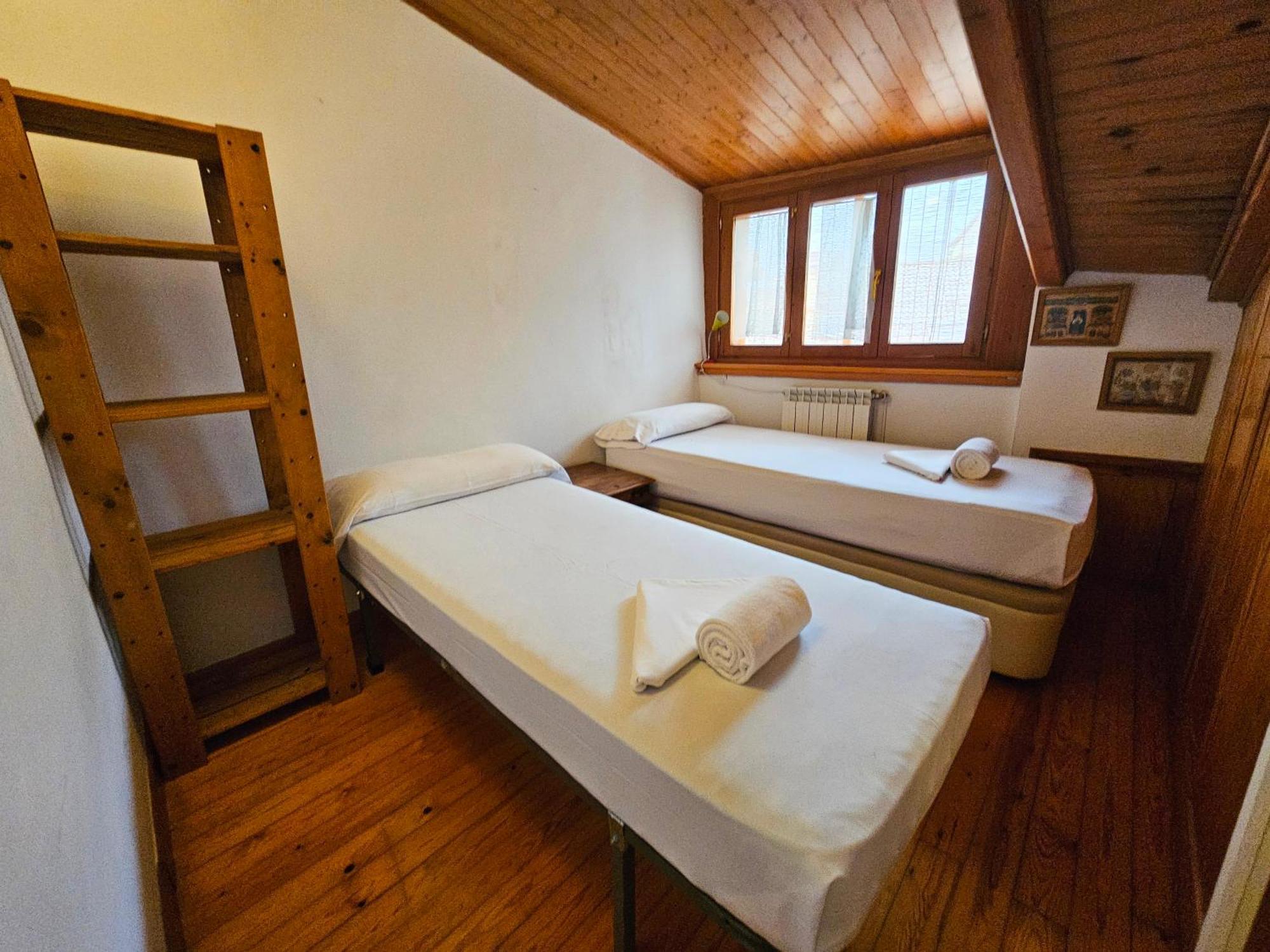 Apartamentos Jaca Ciudadela 3000 Dış mekan fotoğraf