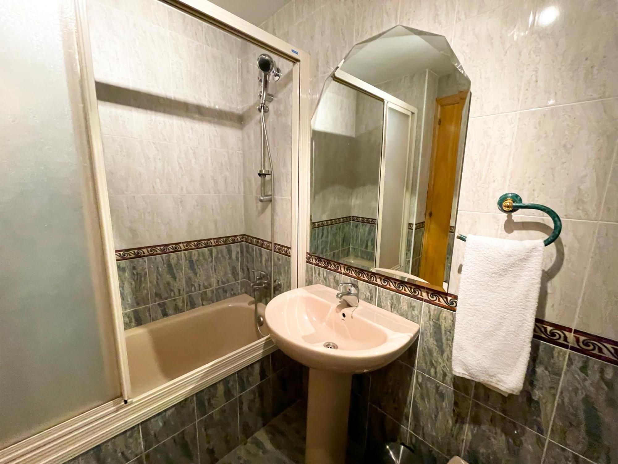Apartamentos Jaca Ciudadela 3000 Dış mekan fotoğraf